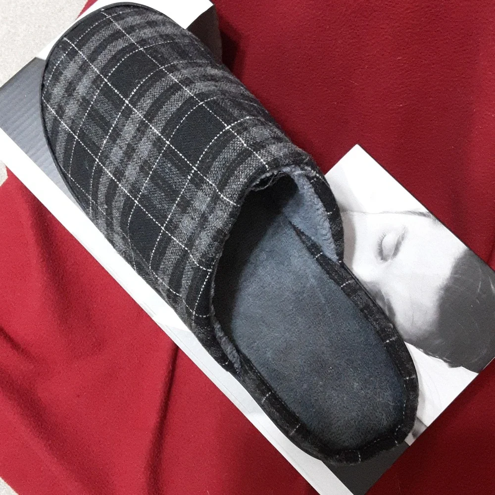 Men's L (10-11) Slippers